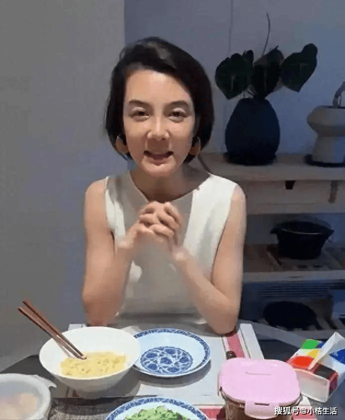 岁生日宴奢华与平淡的人生反差AG真人澳门百家家乐车晓43(图4)